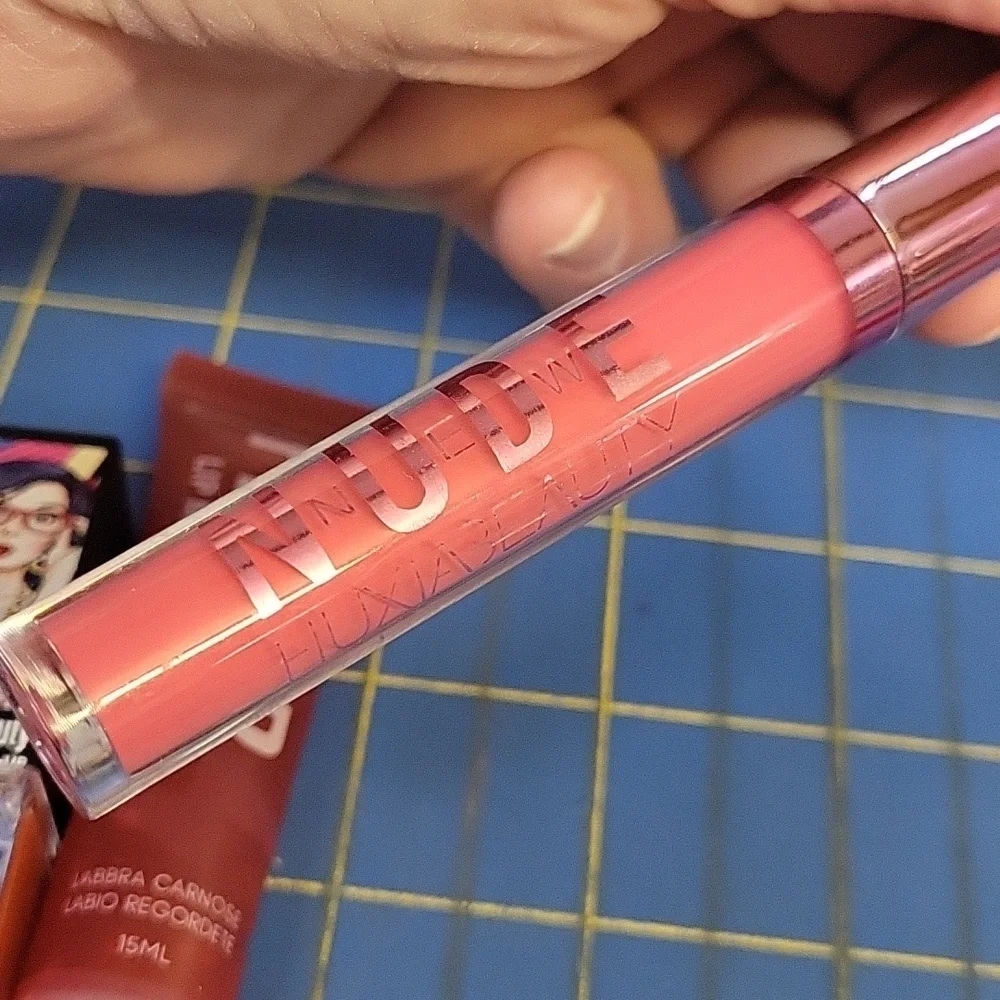 Lot of 4  Lip Gloss & Plumper New